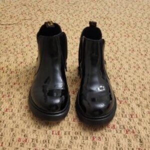 Dr. Martens Unisex-Child 2976 Youth Banzai Chelsea Boot (Big Kid) Size 5